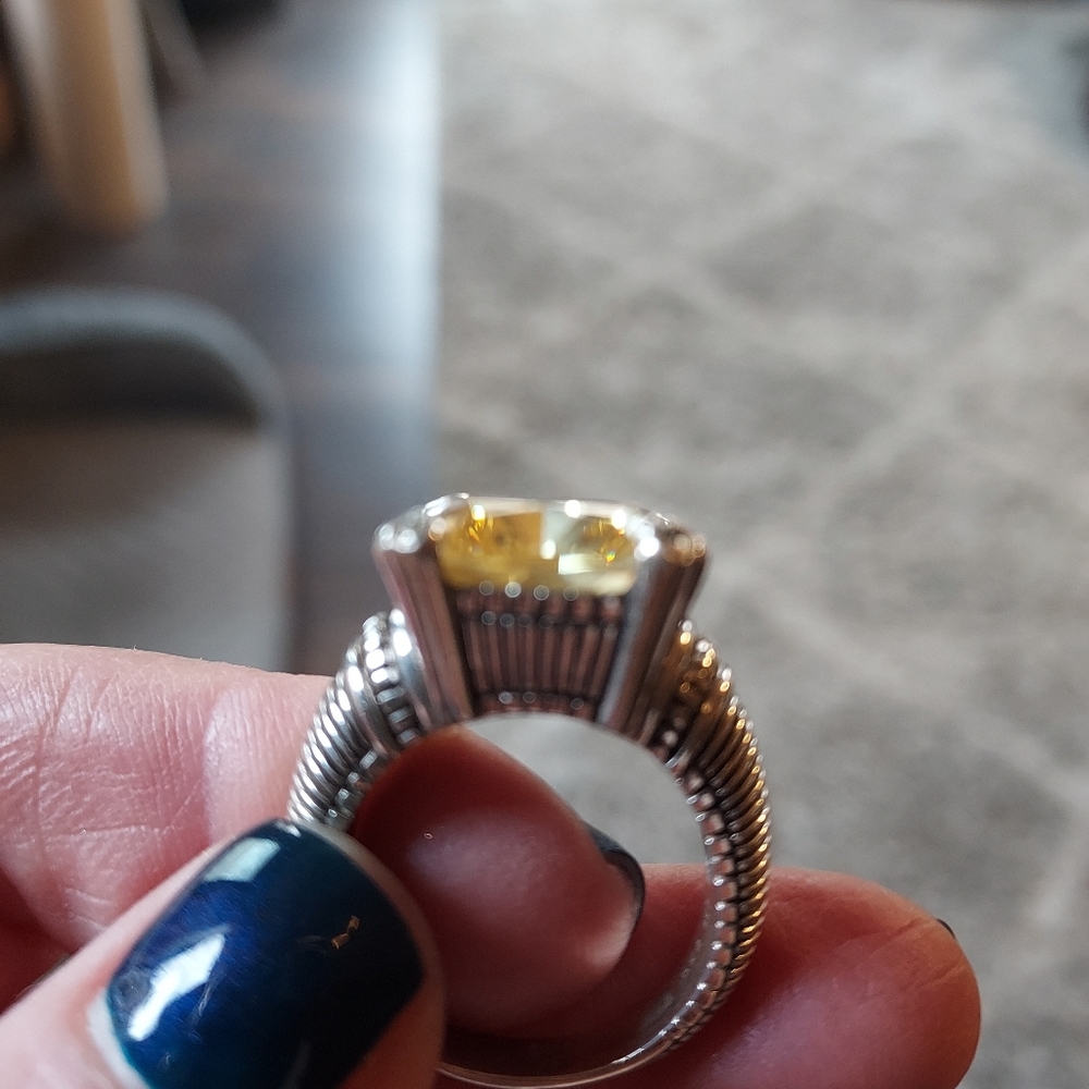 Judith Ripka canary ring - Picture 2 of 2